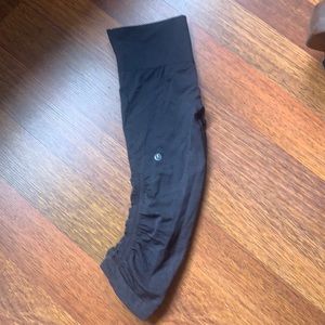 Lululemon size 2 workout pants
